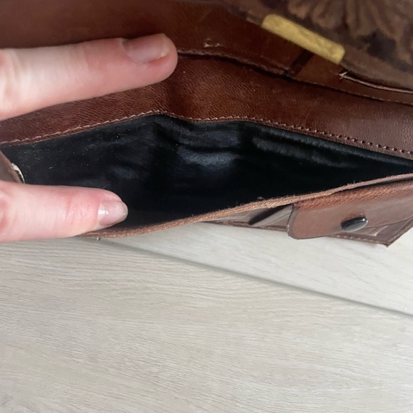 Handmade Leather Wallet - Picture 3 of 6